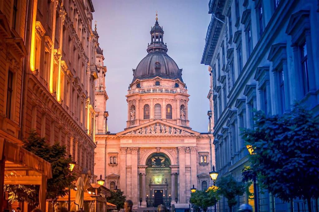 Deleted * Budapest